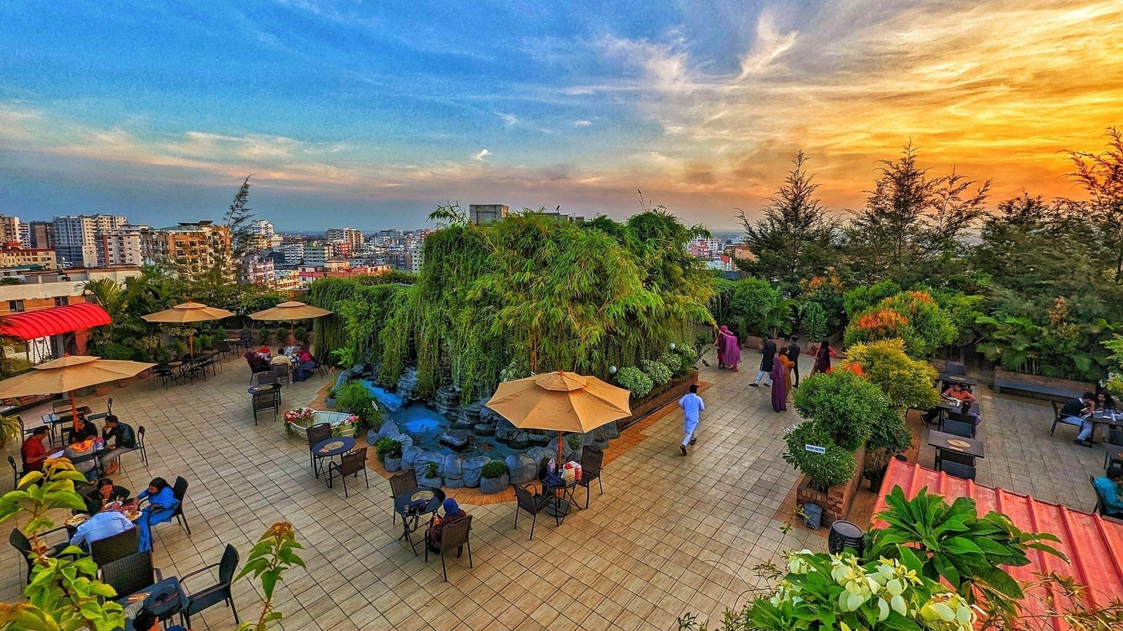 hotel elite palace rooftop website design